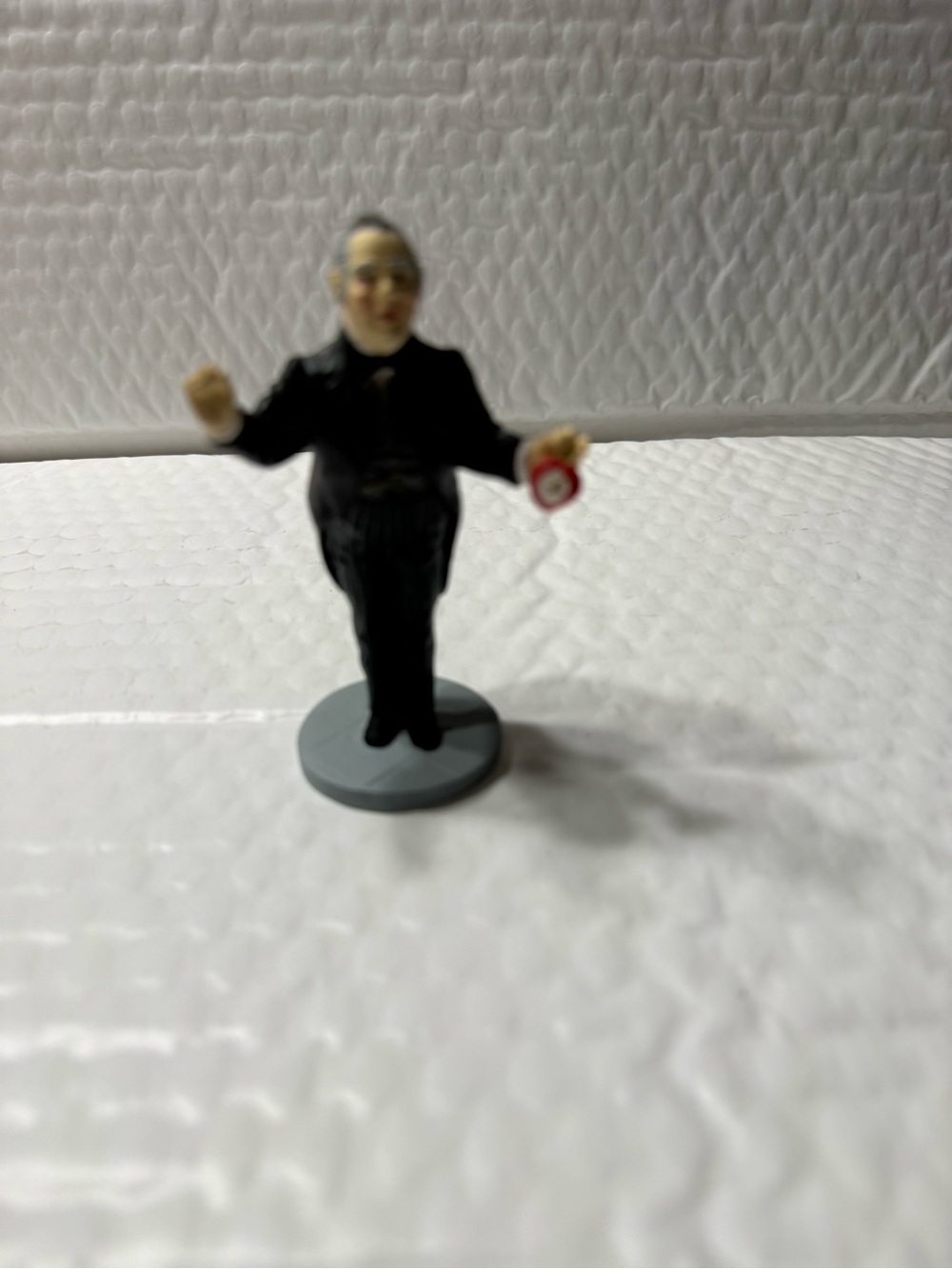 The wizard of OZ movie figurine